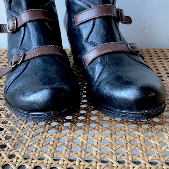 Eric Michael Lena Leather Ankle Booties - Picture 4 of 9